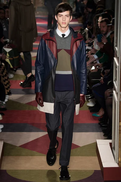 Look 12